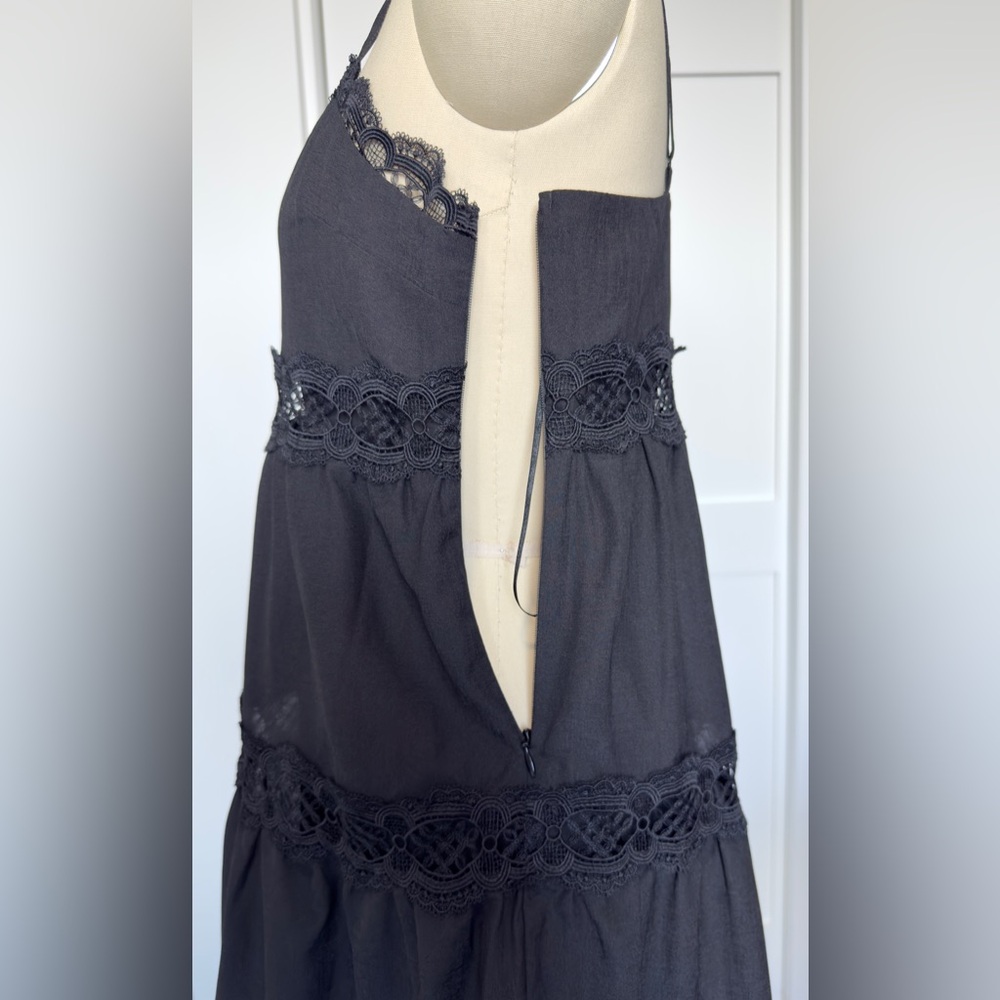 NWT EXPRESS LACE DETAILED TRAPEZE DRESS - Picture 4 of 9